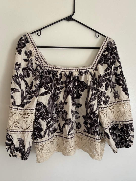 Christian Siriano Tops - Christian Siriano Black Floral Crochet-Trim Square Neck Blouse